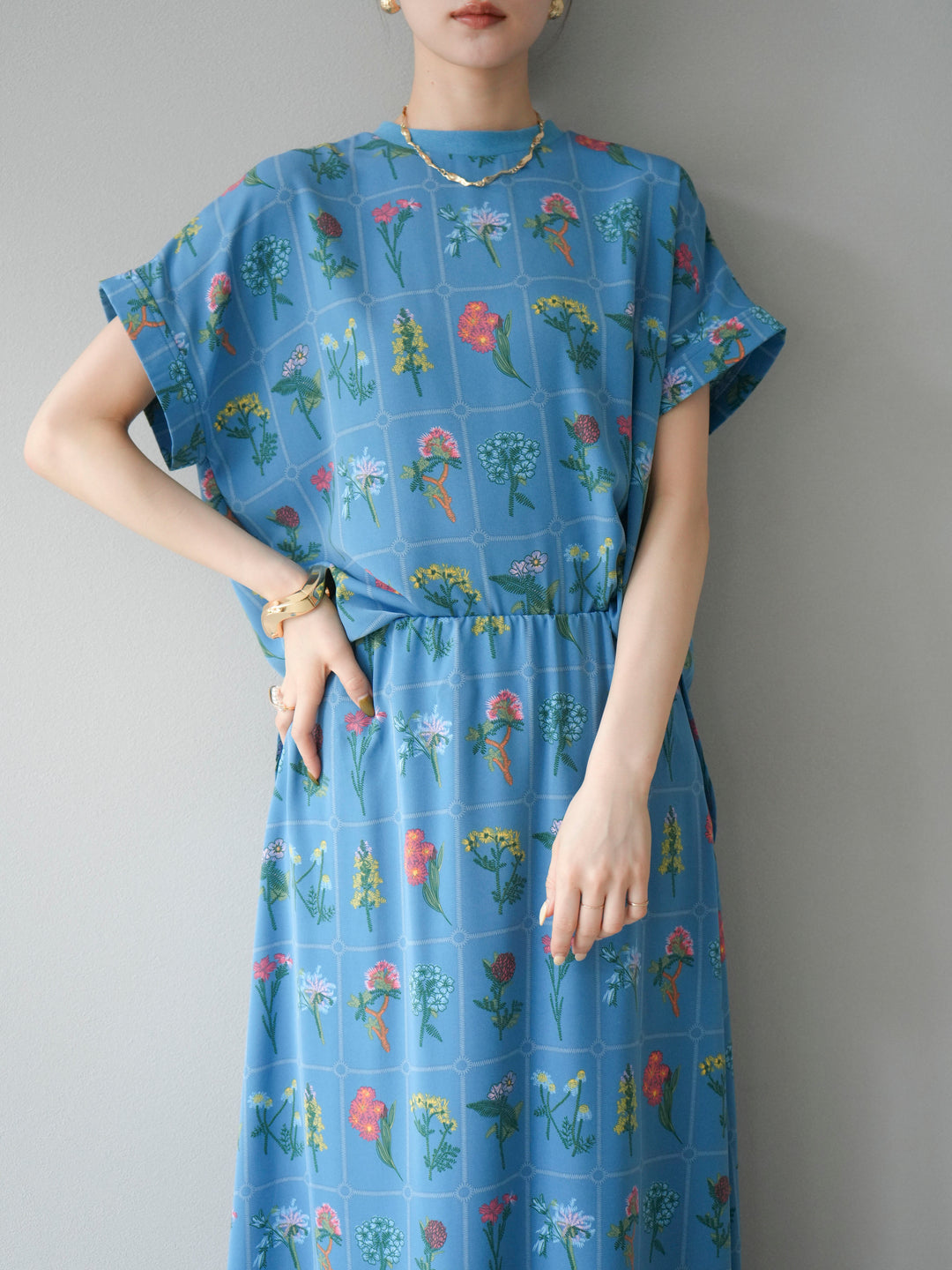 [予約]パッチワークフラワープリントプルオーバー/ブルー