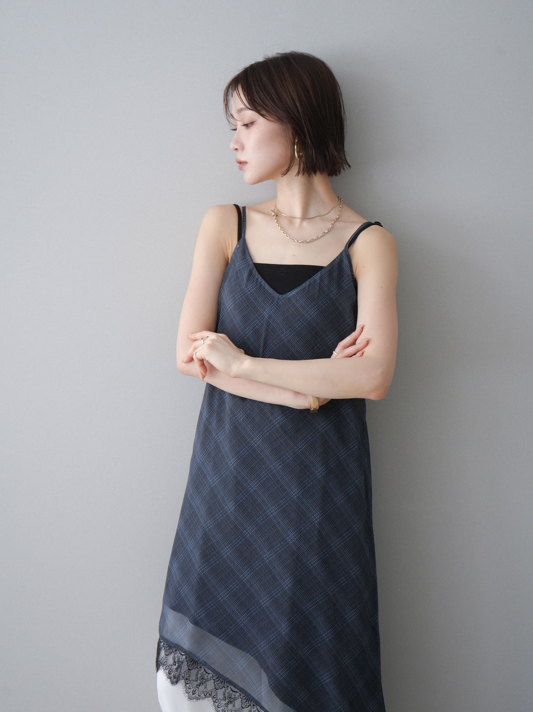 [予約]アシンメトリーチェック柄レースキャミソール/black