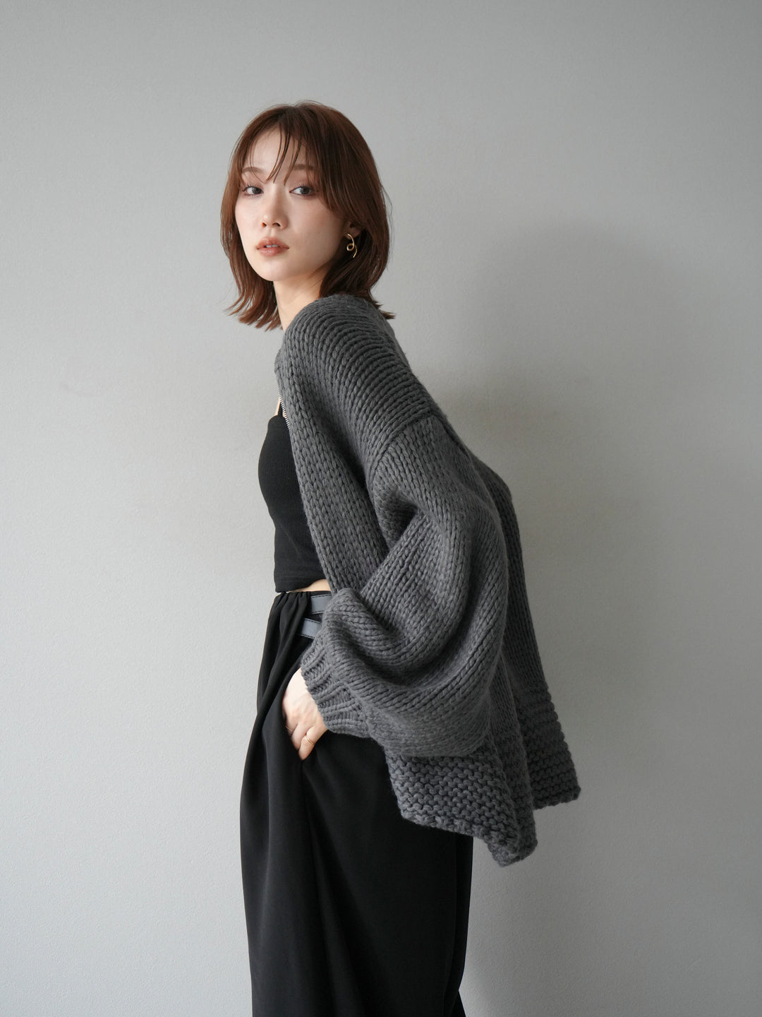 [予約]ロービングケーブルオーバーZIPニットカーディガン/チャコール
