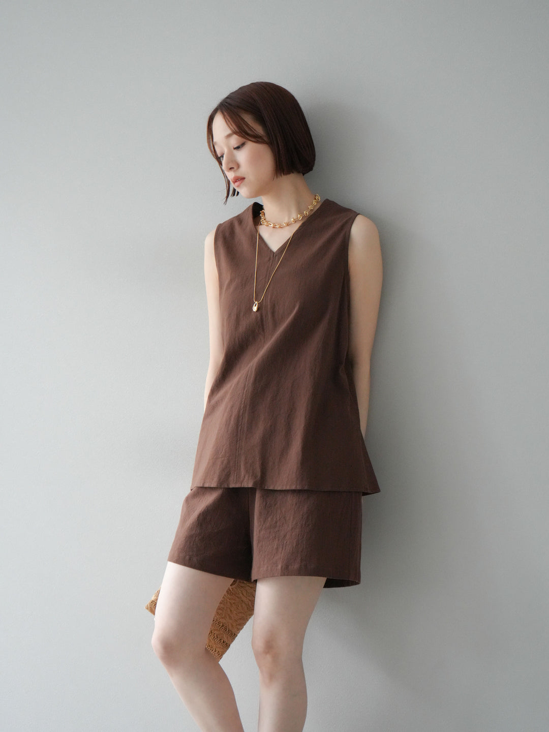 [套裝] 亞麻V領襯衫與短褲套裝（2套）