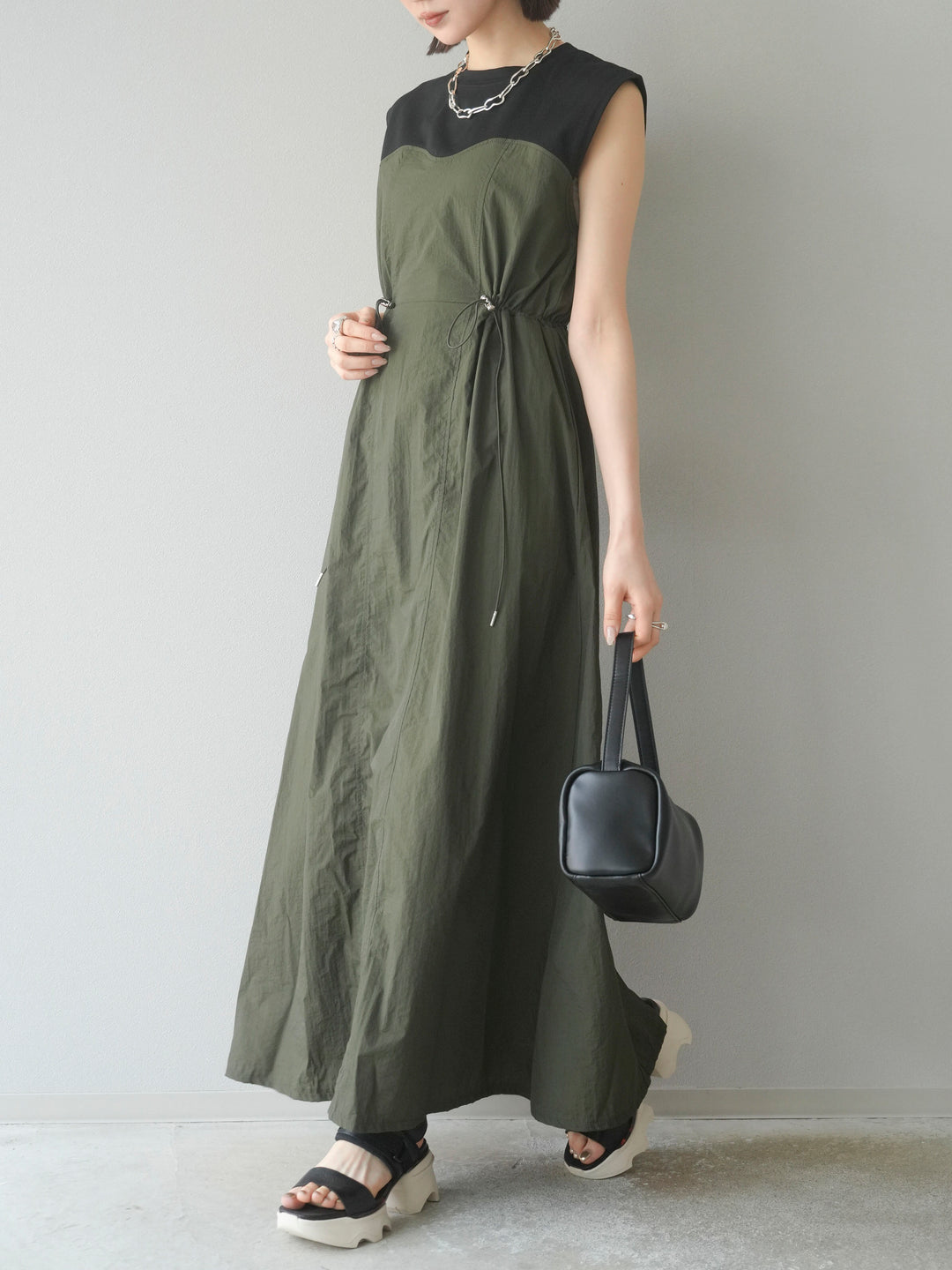 [SET] 剪裁對接尼龍洋裝 + 可選飾品套裝 (2 套)