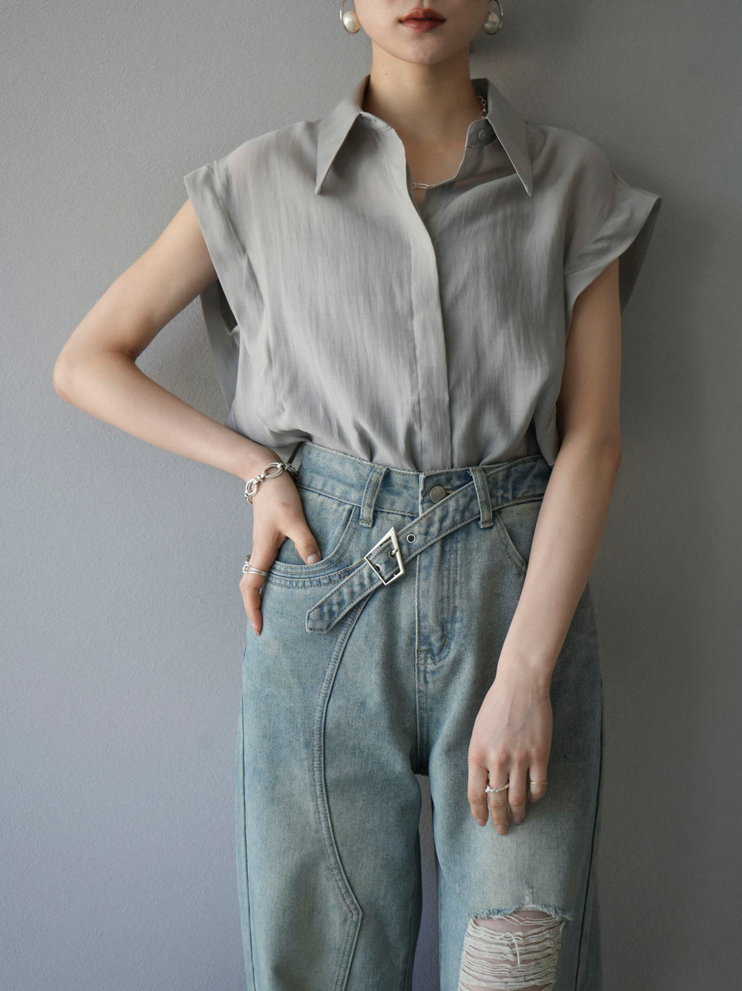 [Pre-order] Tuck shoulder sheer sleeveless shirt/gray