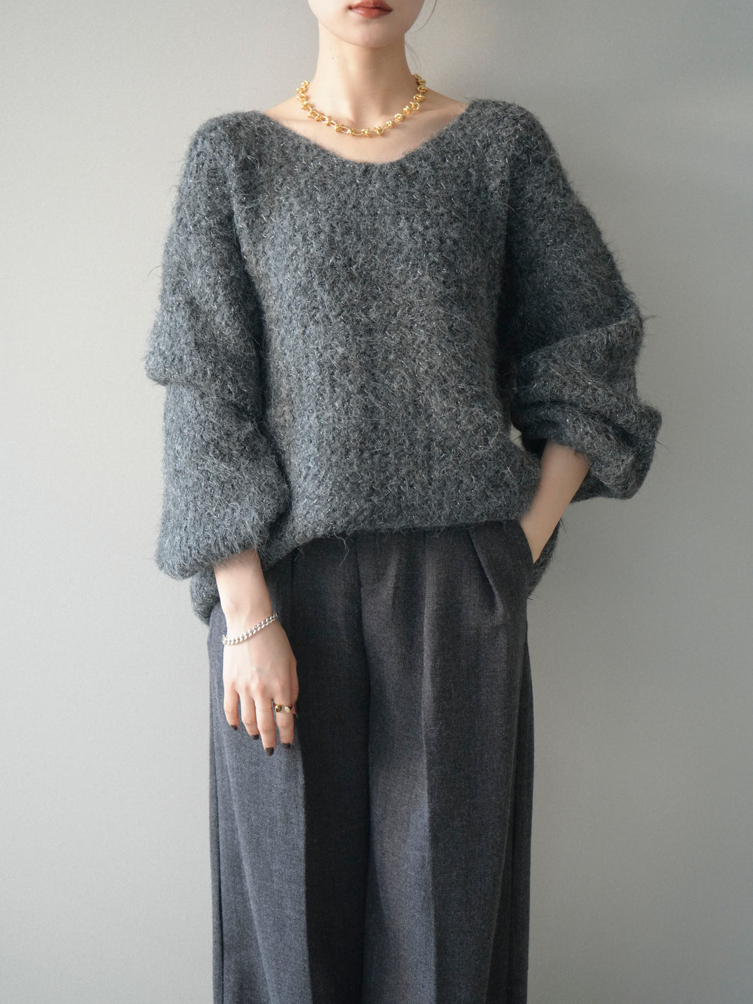 [予約]ウールタッチラメミックスヤーンVネックニットプルオーバー/charcoal