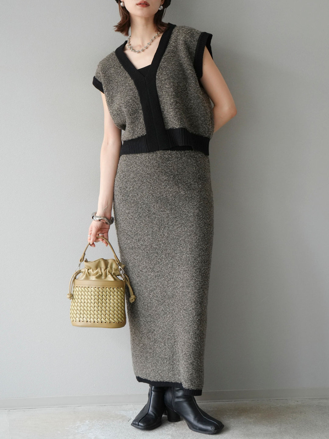 [予約]ブークレバイカラータイトニットスカート/チャコール