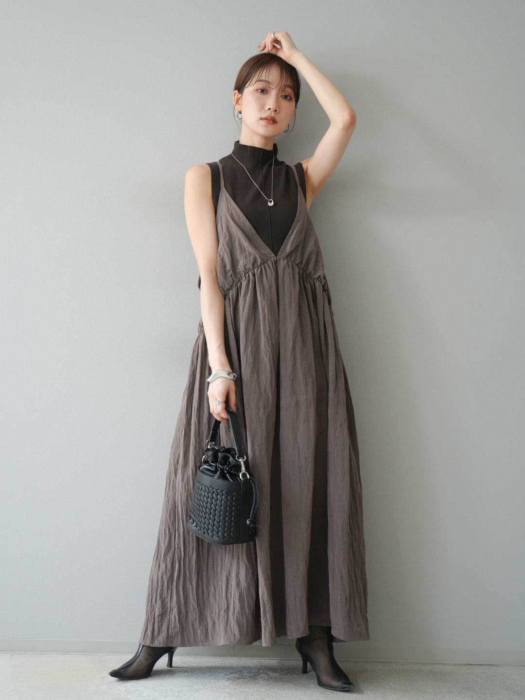 [予約]シボ加工シャイニーキャミワンピース/ブラウン