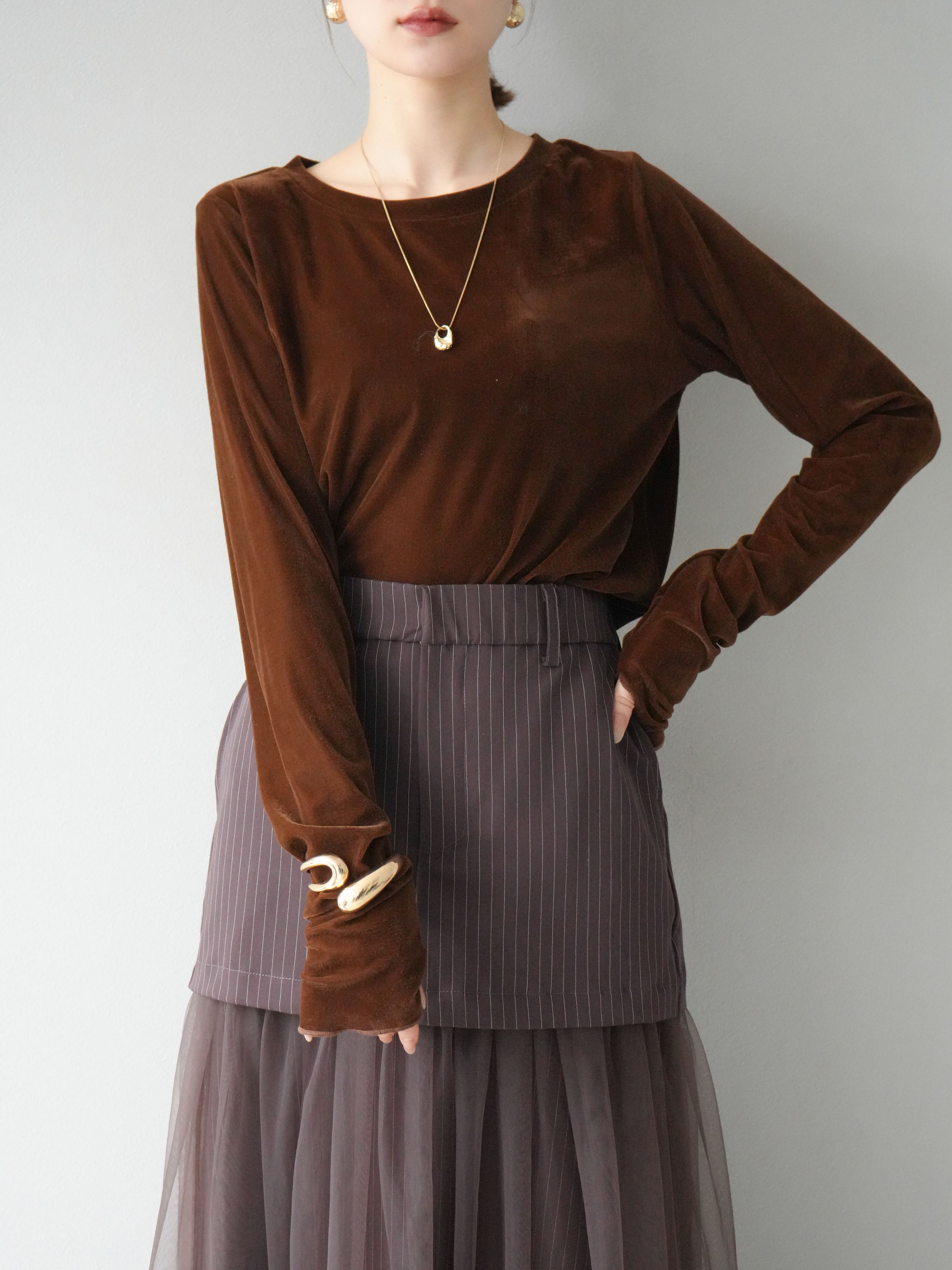 予約]シアーベロアフィンガーホールトップス/ブラウン – Lumier