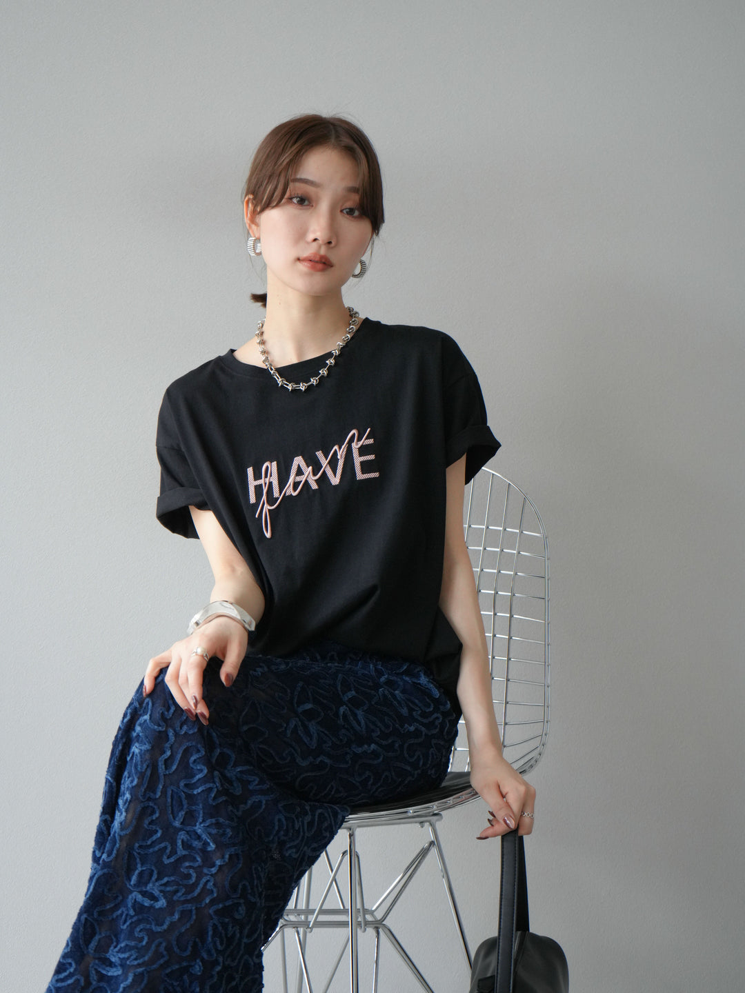 [予約]デザインロゴ刺繍Tシャツ/ブラック