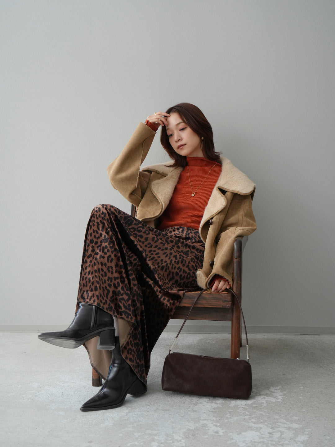 [SET]ムートンショートジャケット+袖ボタンボトルネックリブニットトップス(2set)