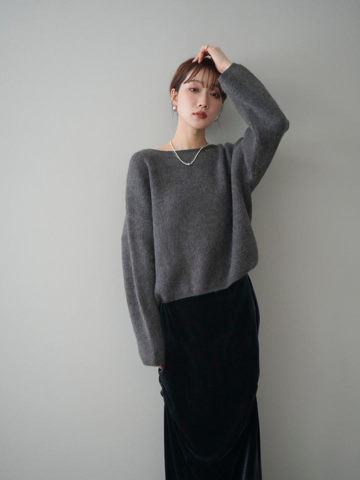[予約]アンゴラタッチボートネッククロップドプルオーバー/charcoal