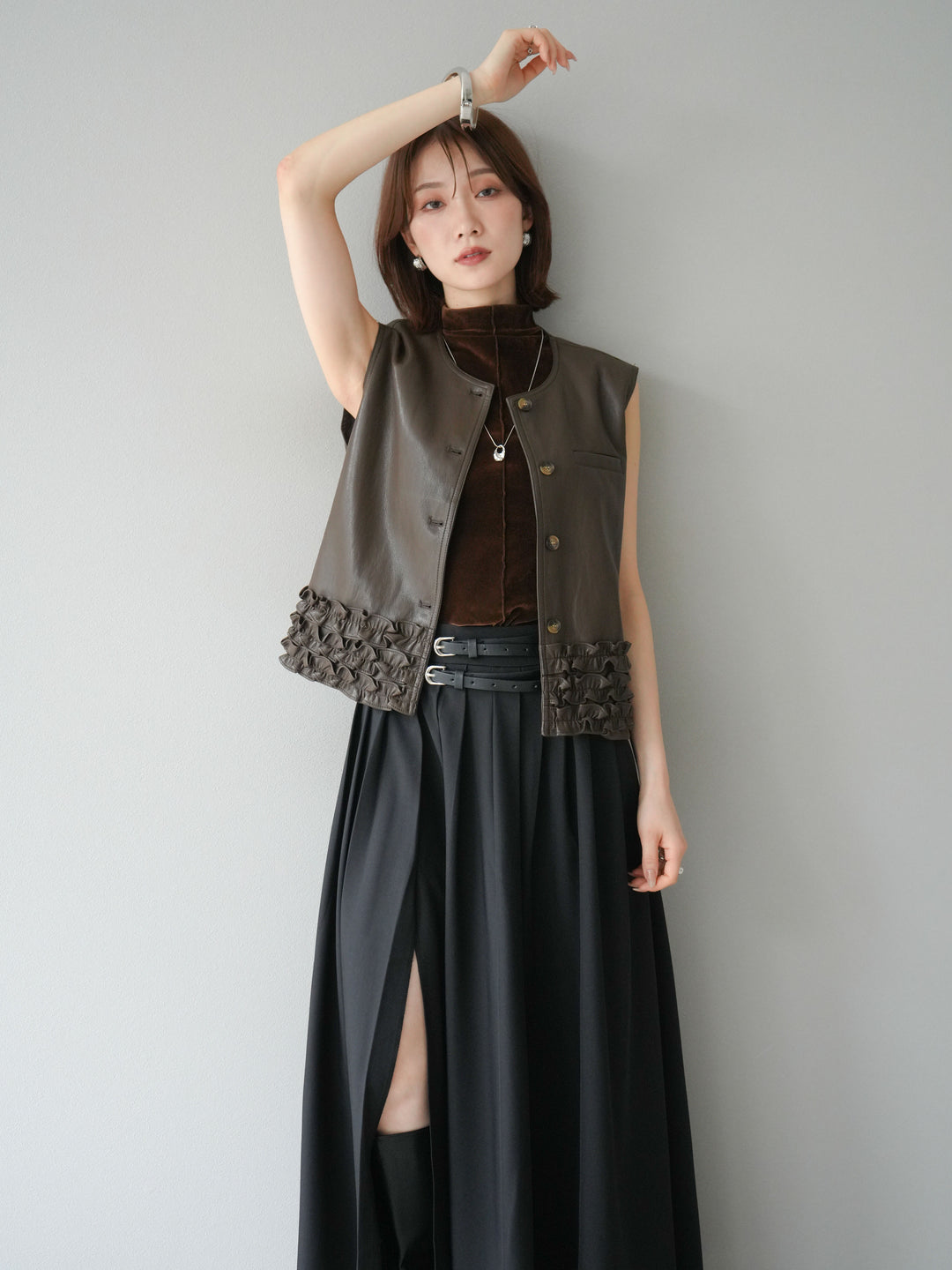 [予約]コンパクトフリルレザーベスト/ブラウン