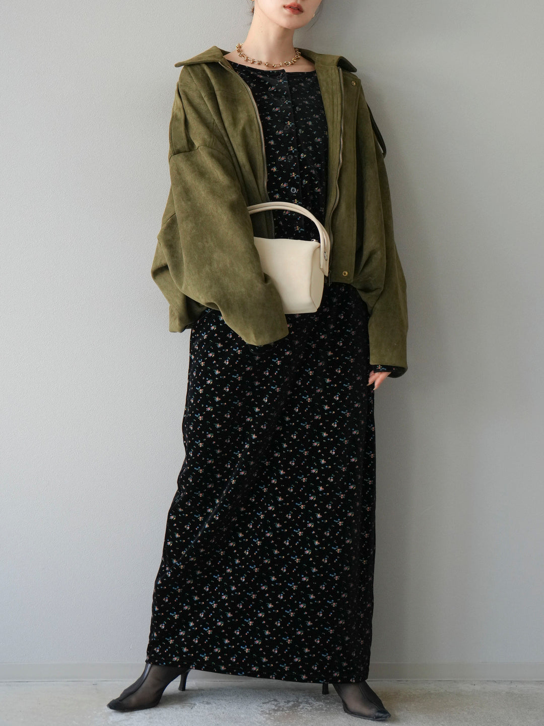 [予約]ベロアフラワープリントIラインスカート/ブラックxイエロー