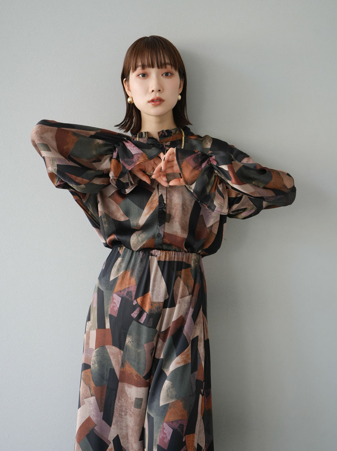 [SET]レトロプリントフリルブラウス+選べるアクセセット(2set)