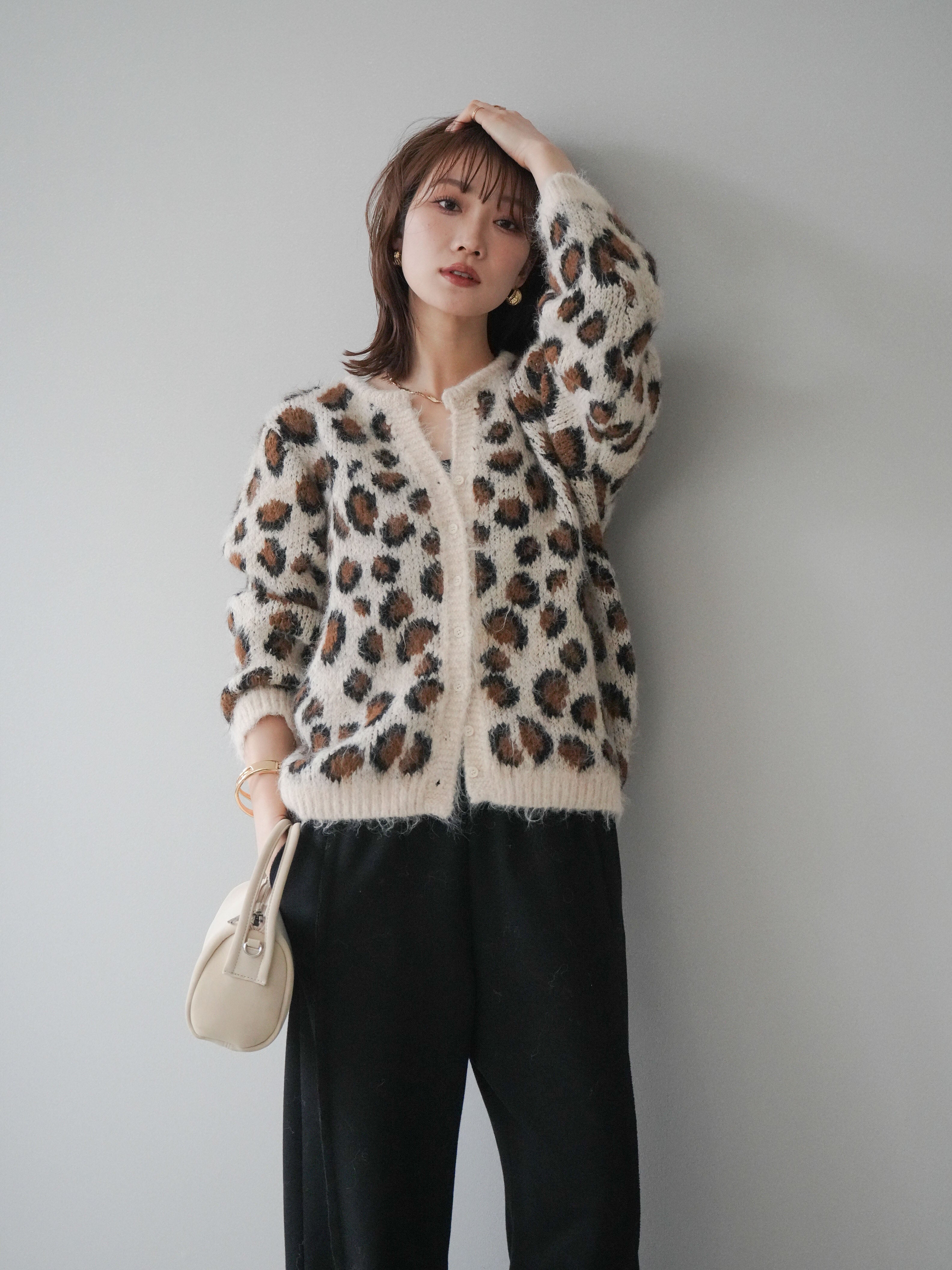 新品 美品✨️　フェラガモ ニット アンサンブル レオパード アニマル　伊製 2026年最新】Yahoo!オークション - FERRAGAMO(ツインニット