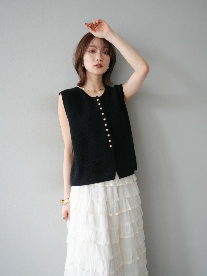 [予約]ゴールドボタンコンパクトニットベスト/ブラック