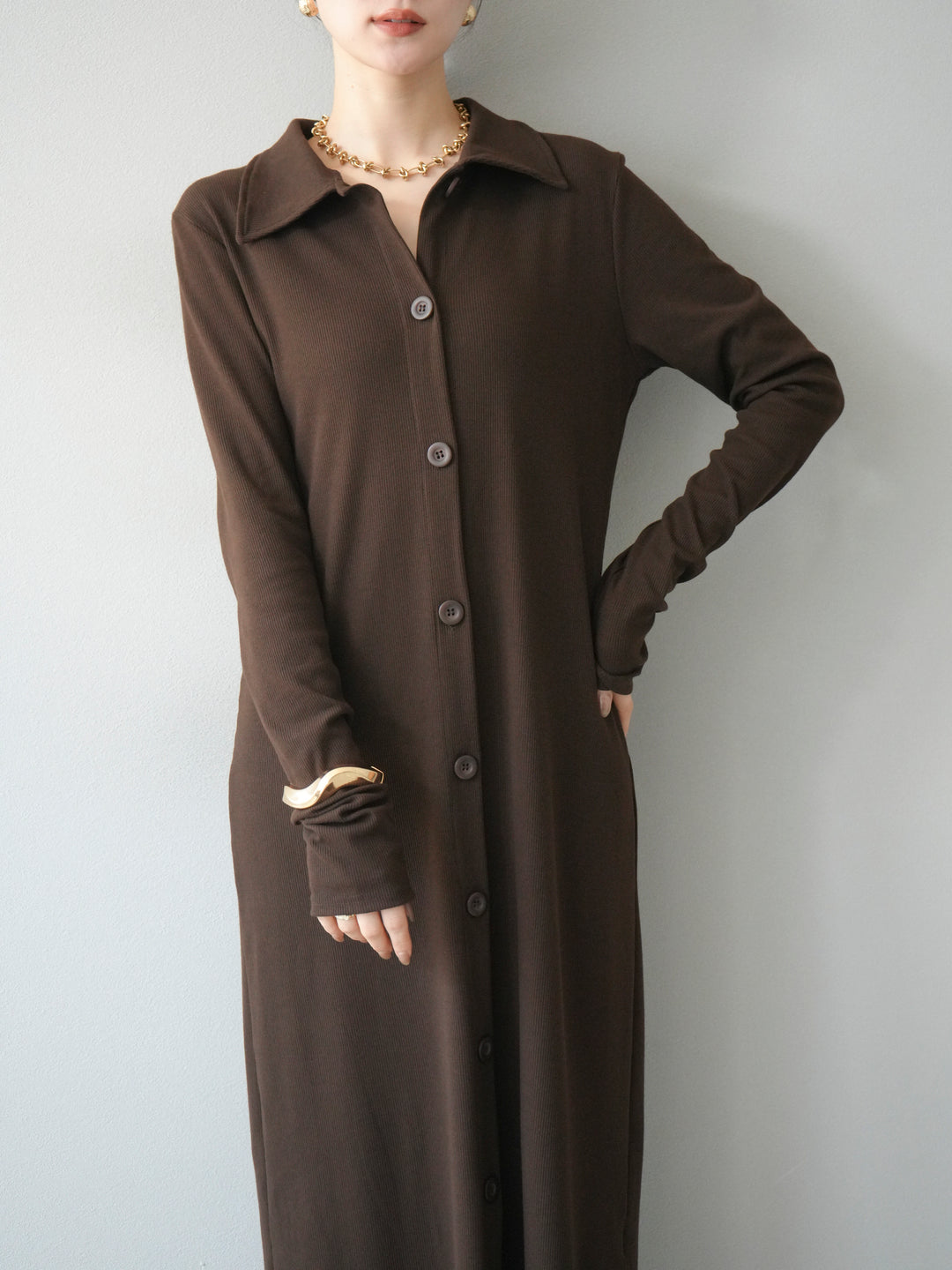 [予約]襟付きカットリブボタンワンピース/ブラウン