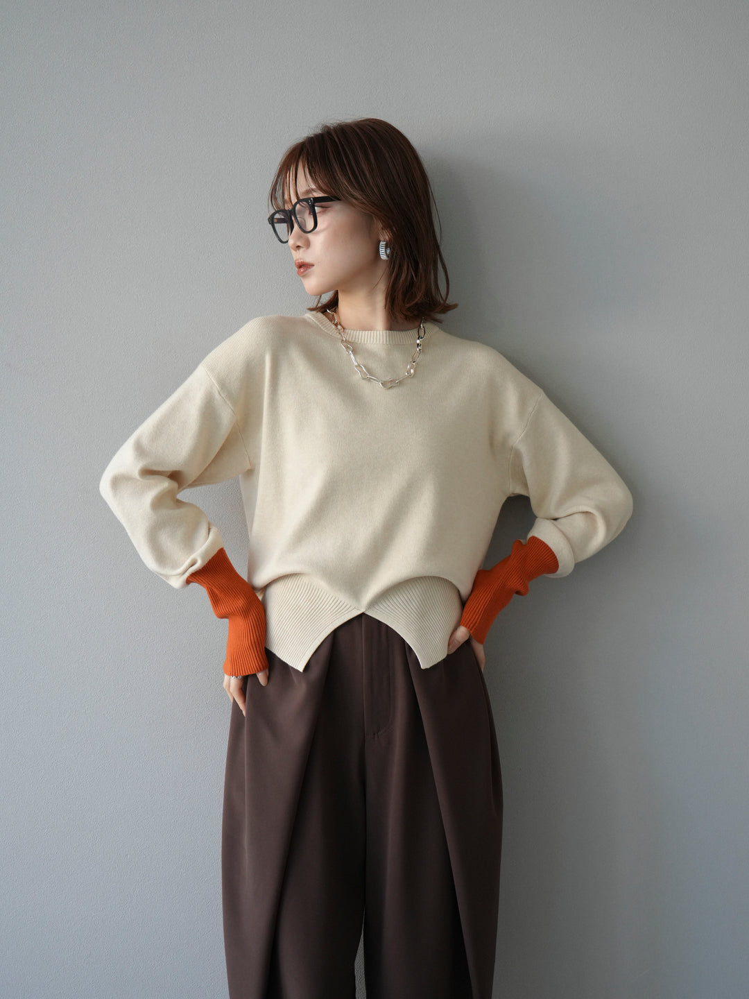 [予約]袖配色フロントスリットニットプルオーバー /アイボリー