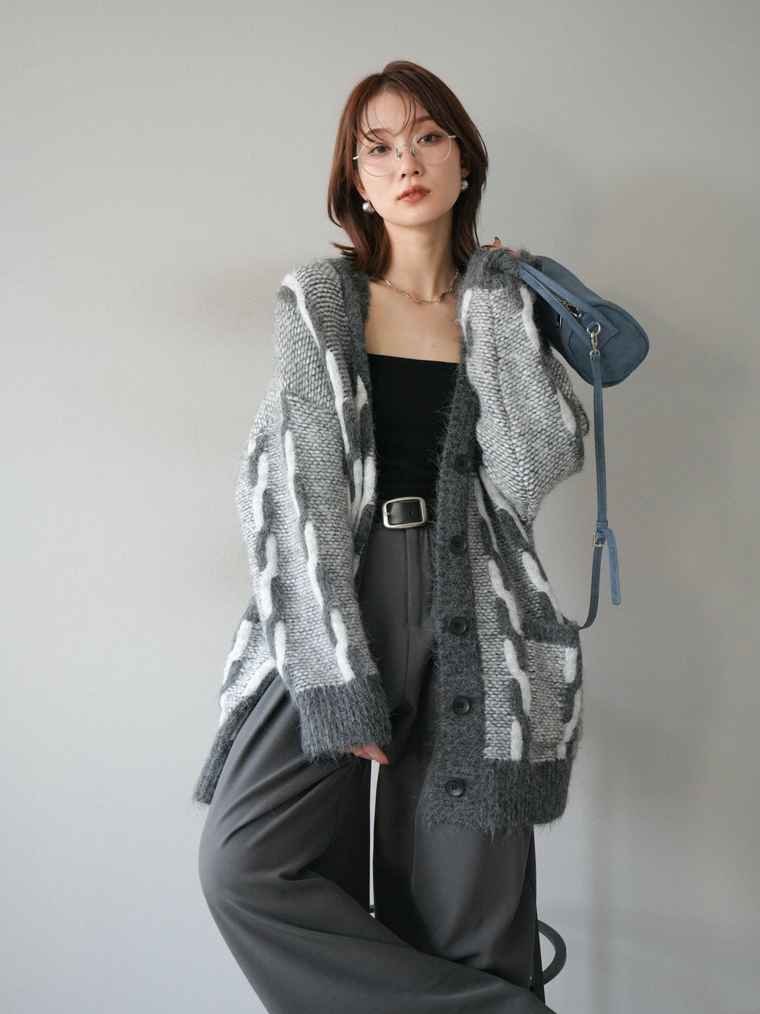 [SET]バイカラー編み込みデザインニットカーディガン+ベルトループデザインワイドパンツ(2set)