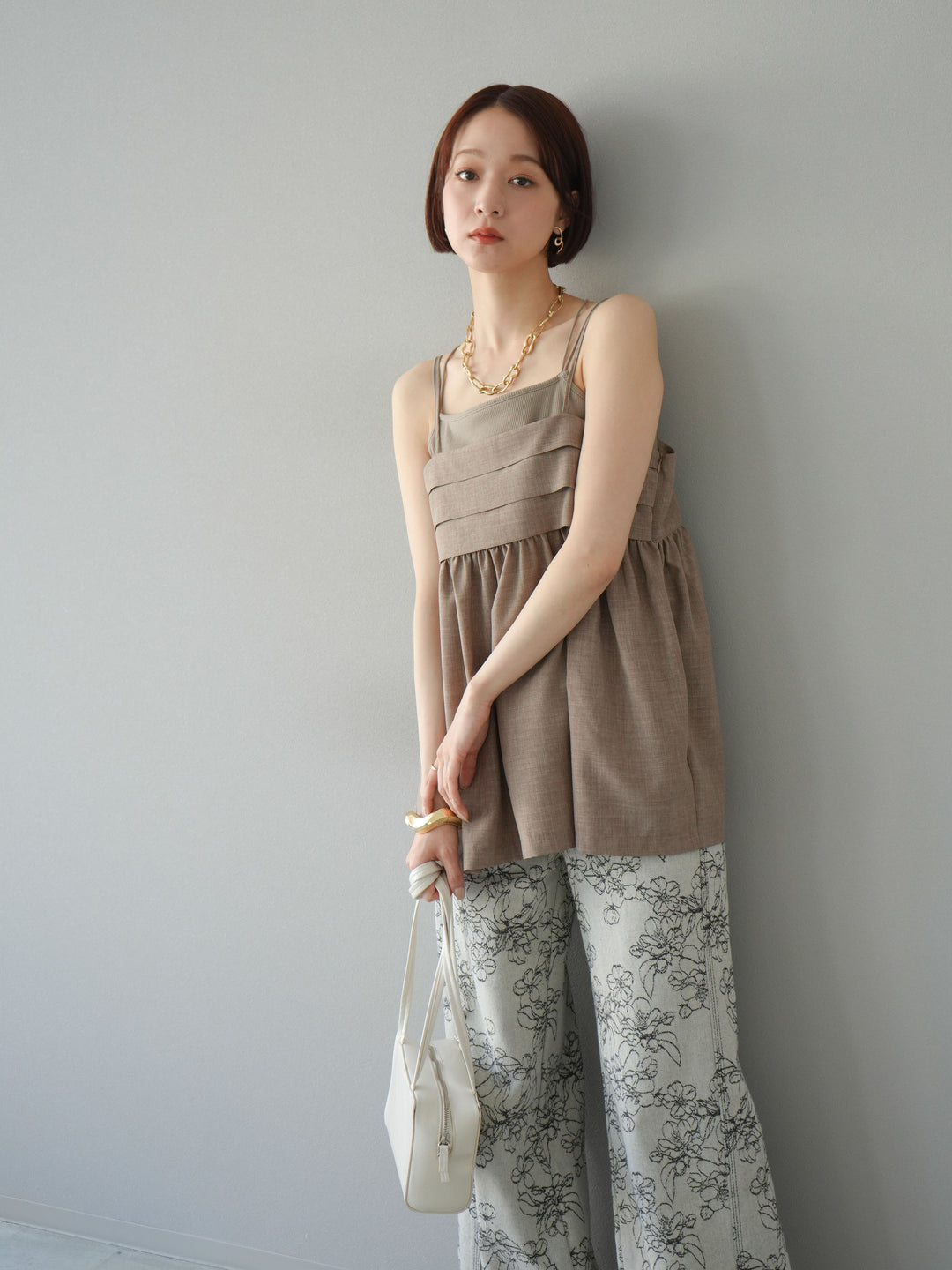 [訂位] 仿亞麻緊身設計吊帶背心/灰褐色