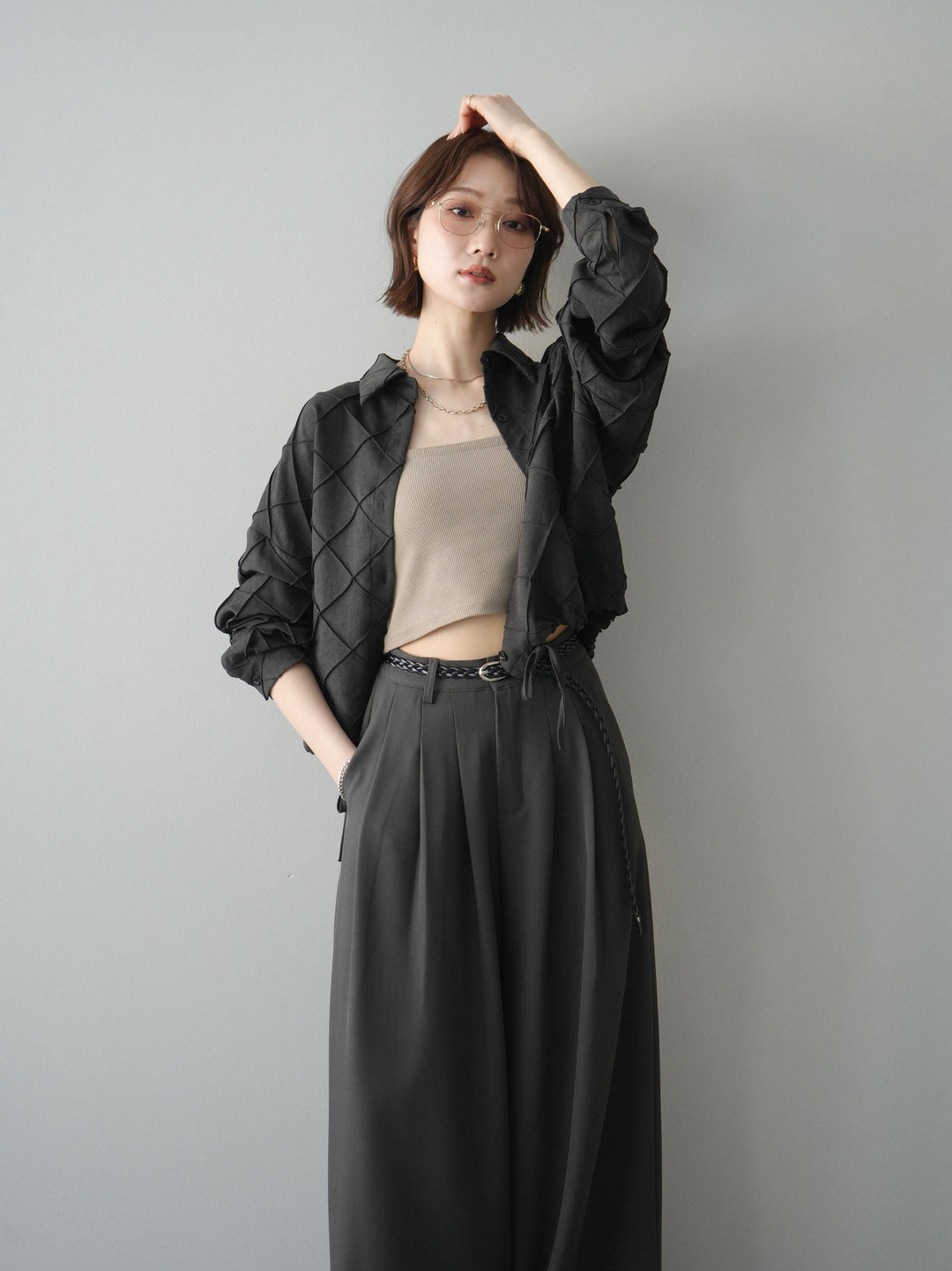 [SET]パイピングクロスデザインブラウス+編み込みベルト付タックワイドパンツ(2set)