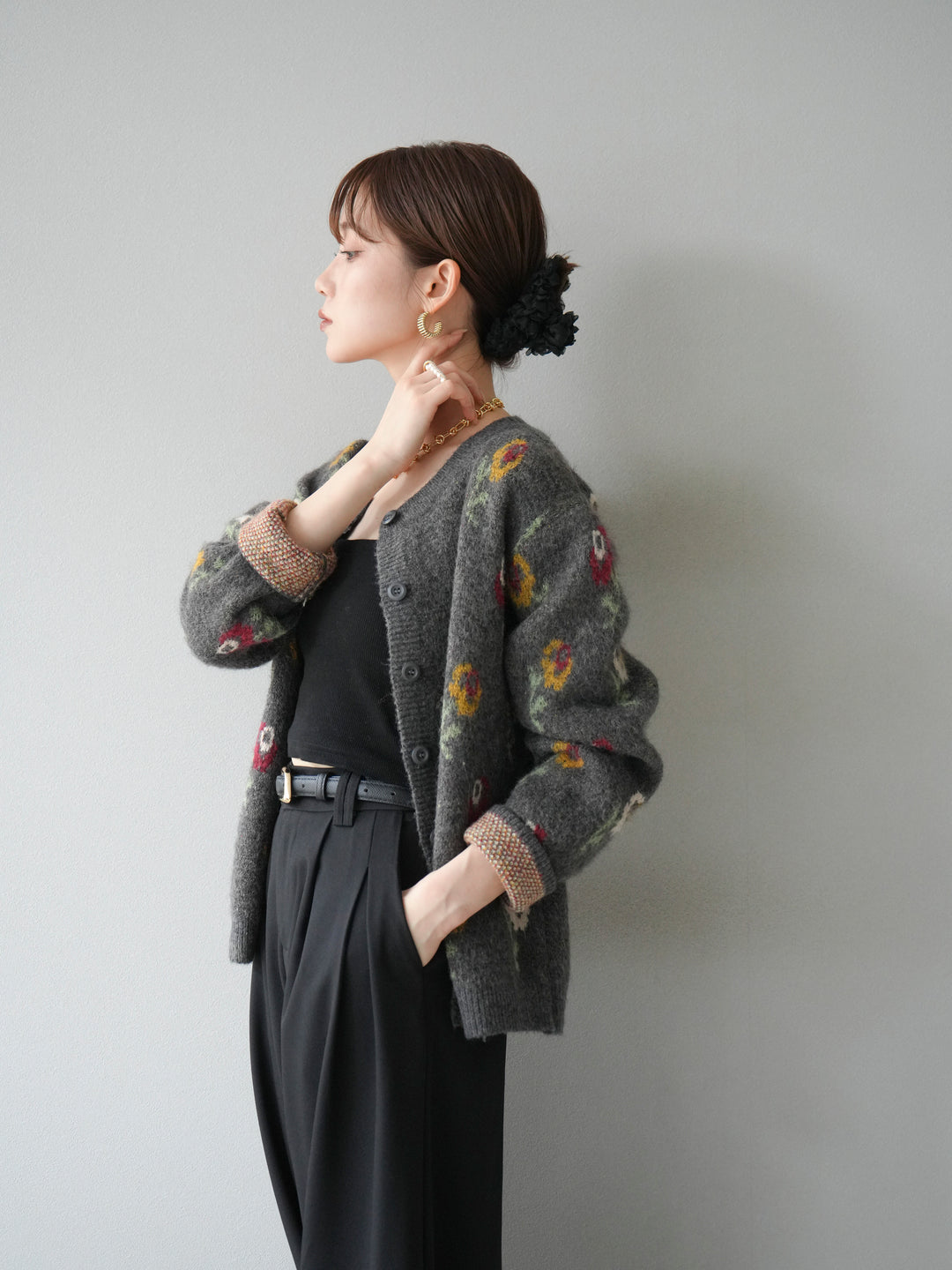 [予約]ウールタッチフラワーニットカーディガン/チャコール