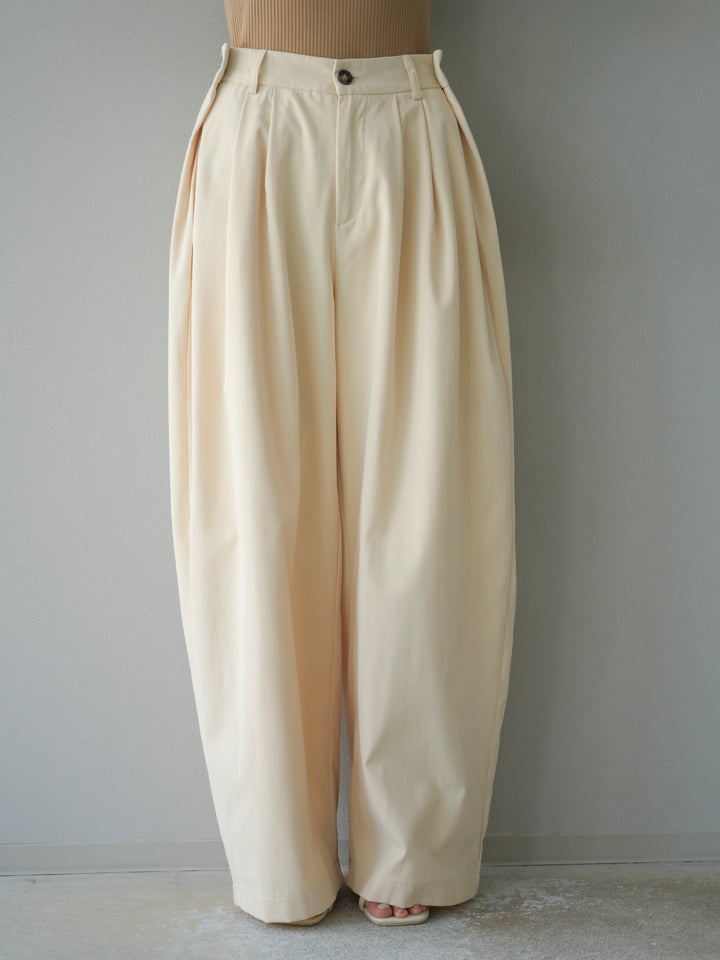 [予約]タックデザインワイドパンツ/アイボリー