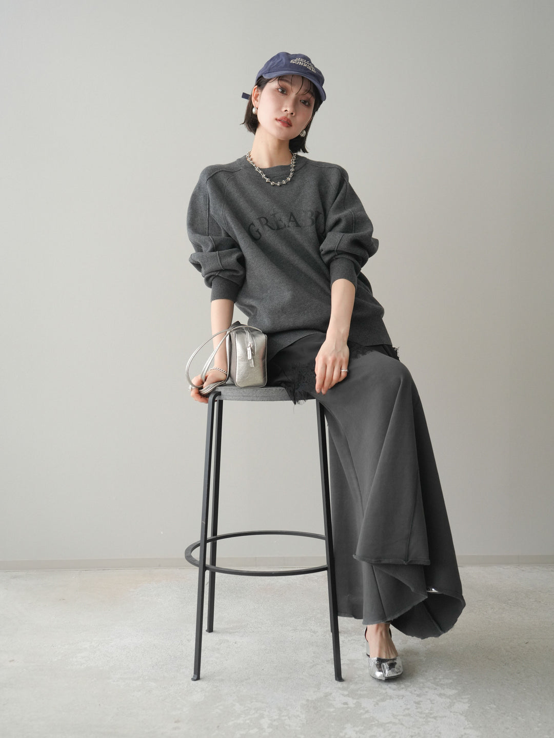 [予約]半ラバープリントロゴスウェットライクニットプルオーバー/mokucharcoal