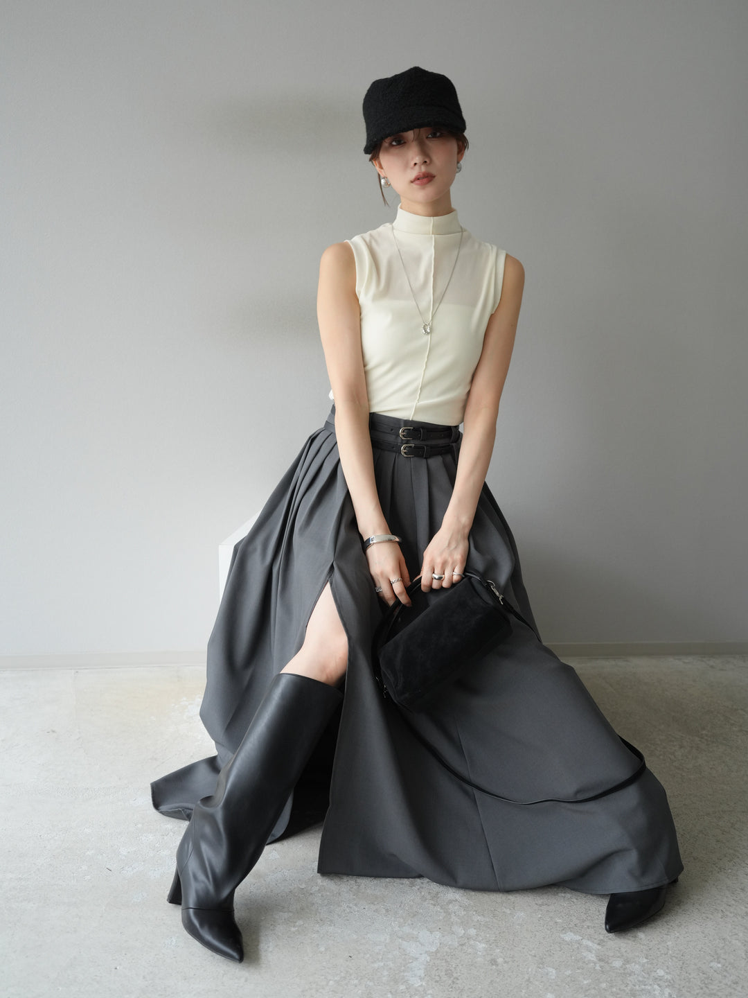 [SET]シアーベロアプチネックノースリーブトップス+エステルプリーツスリットスカート(2set)