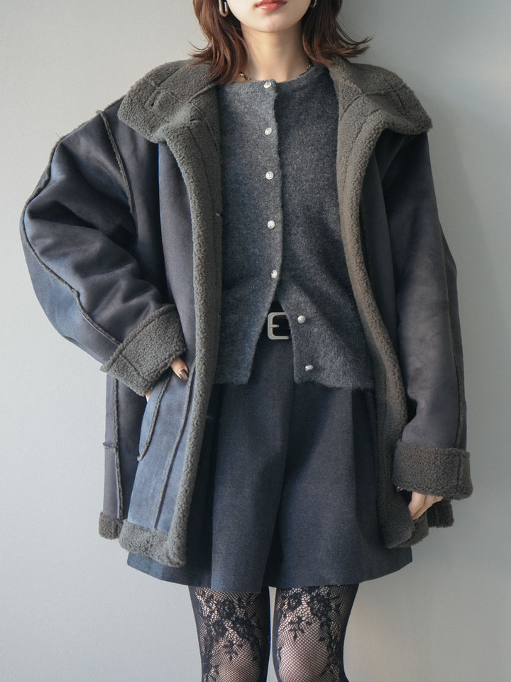 [予約]スタンドネックフェイクムートンミディアムコート/charcoal