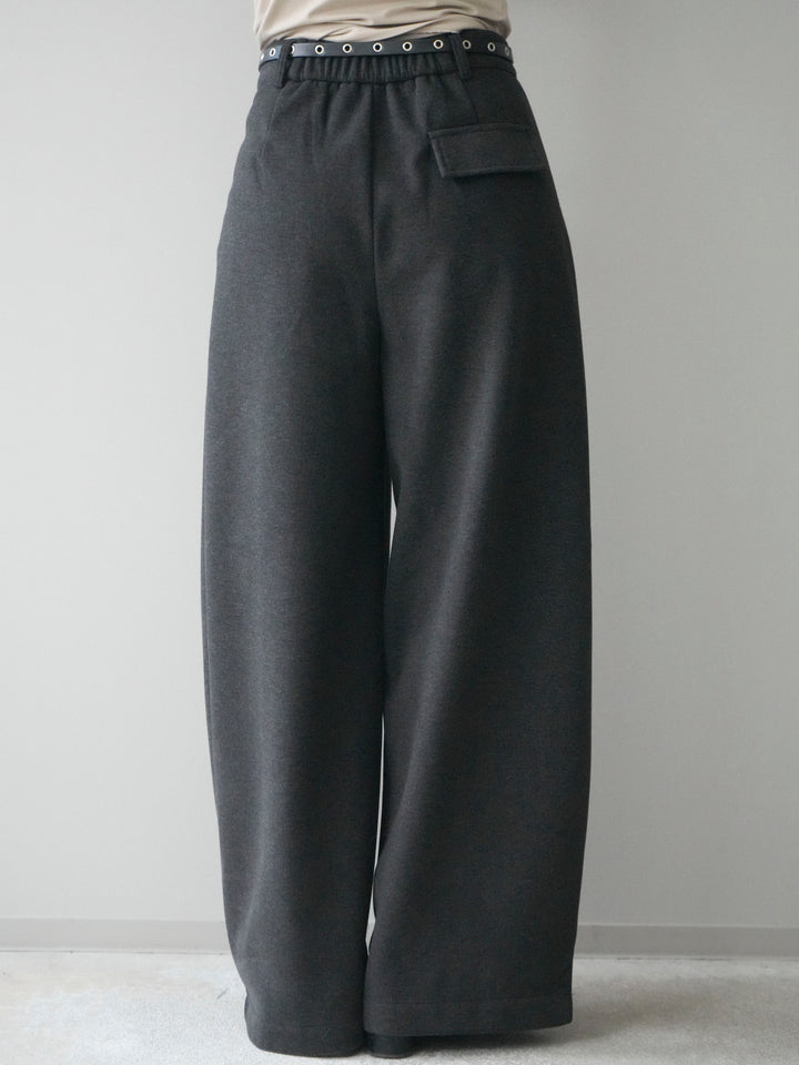 [予約]ベルト付き裏起毛ワイドパンツ/charcoal