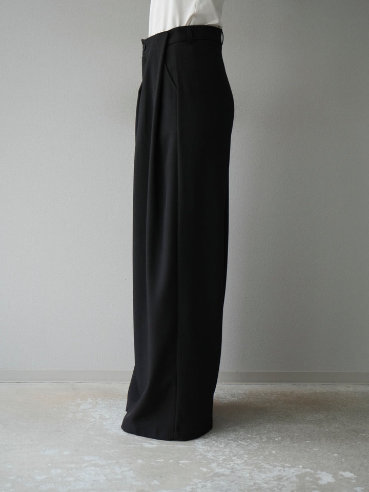 [預購] 皮帶環設計寬褲/黑色