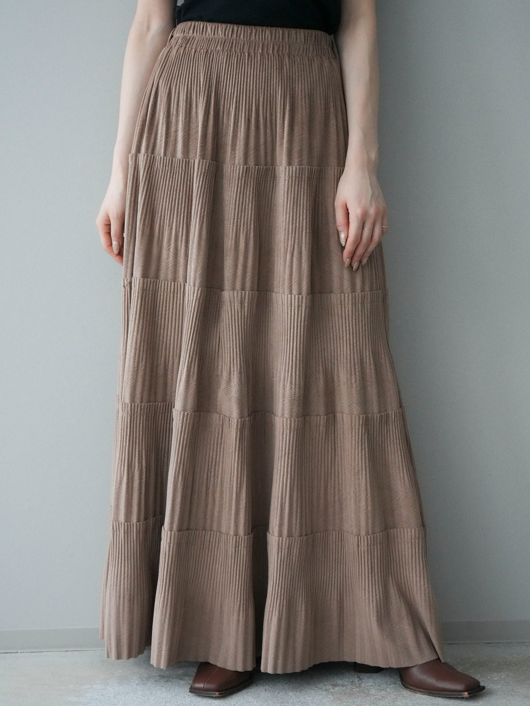 [予約]型押しスエードティアードプリーツスカート/beige