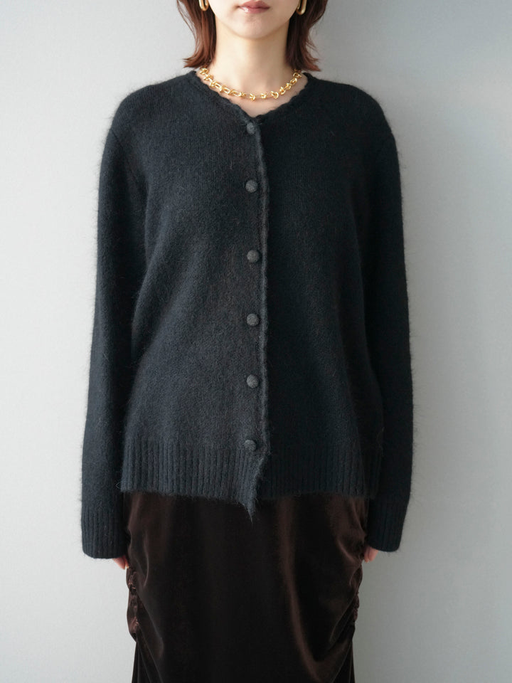 [予約]くるみボタンニットカーディガン/black