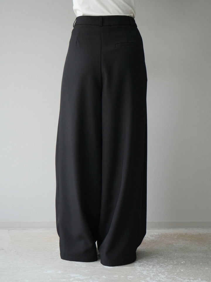 [預購] 皮帶環設計寬褲/黑色