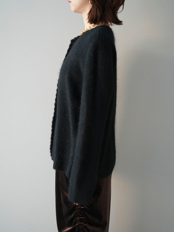 [予約]くるみボタンニットカーディガン/black