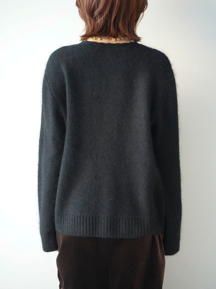 [予約]くるみボタンニットカーディガン/black