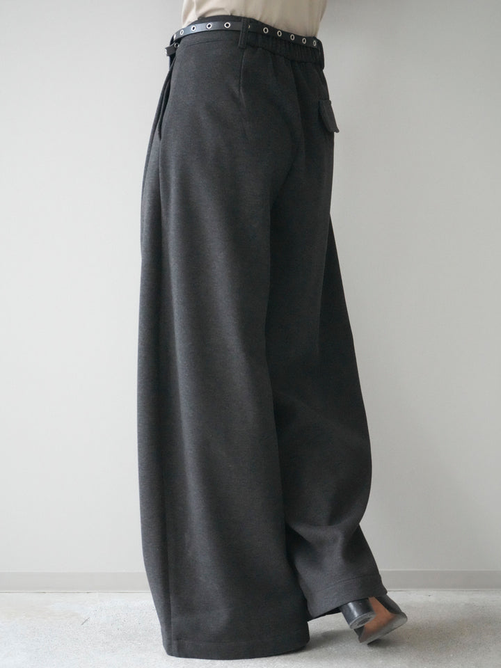 [予約]ベルト付き裏起毛ワイドパンツ/charcoal