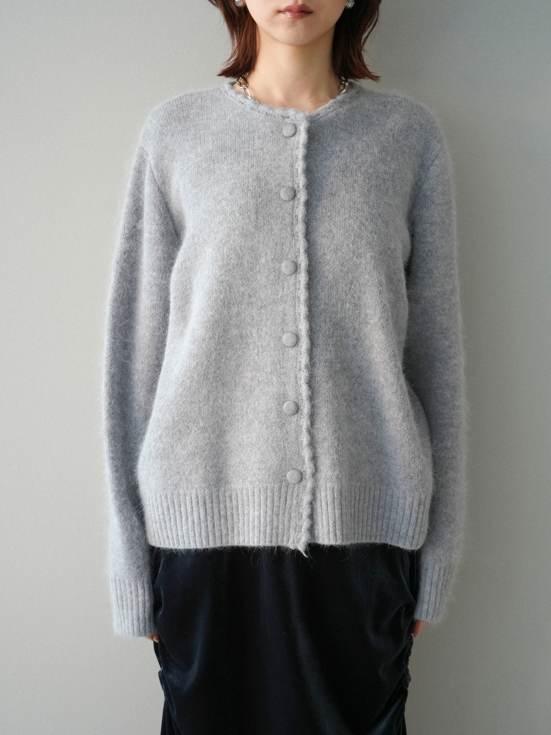 [予約]くるみボタンニットカーディガン/gray