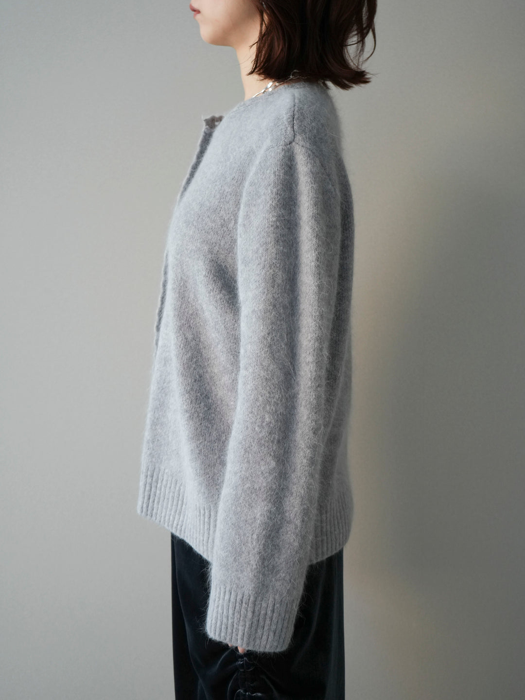 [予約]くるみボタンニットカーディガン/gray