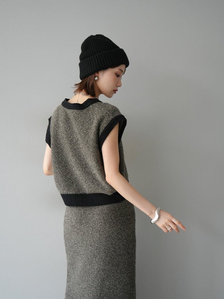 [予約]ブークレバイカラーニットベスト/チャコール