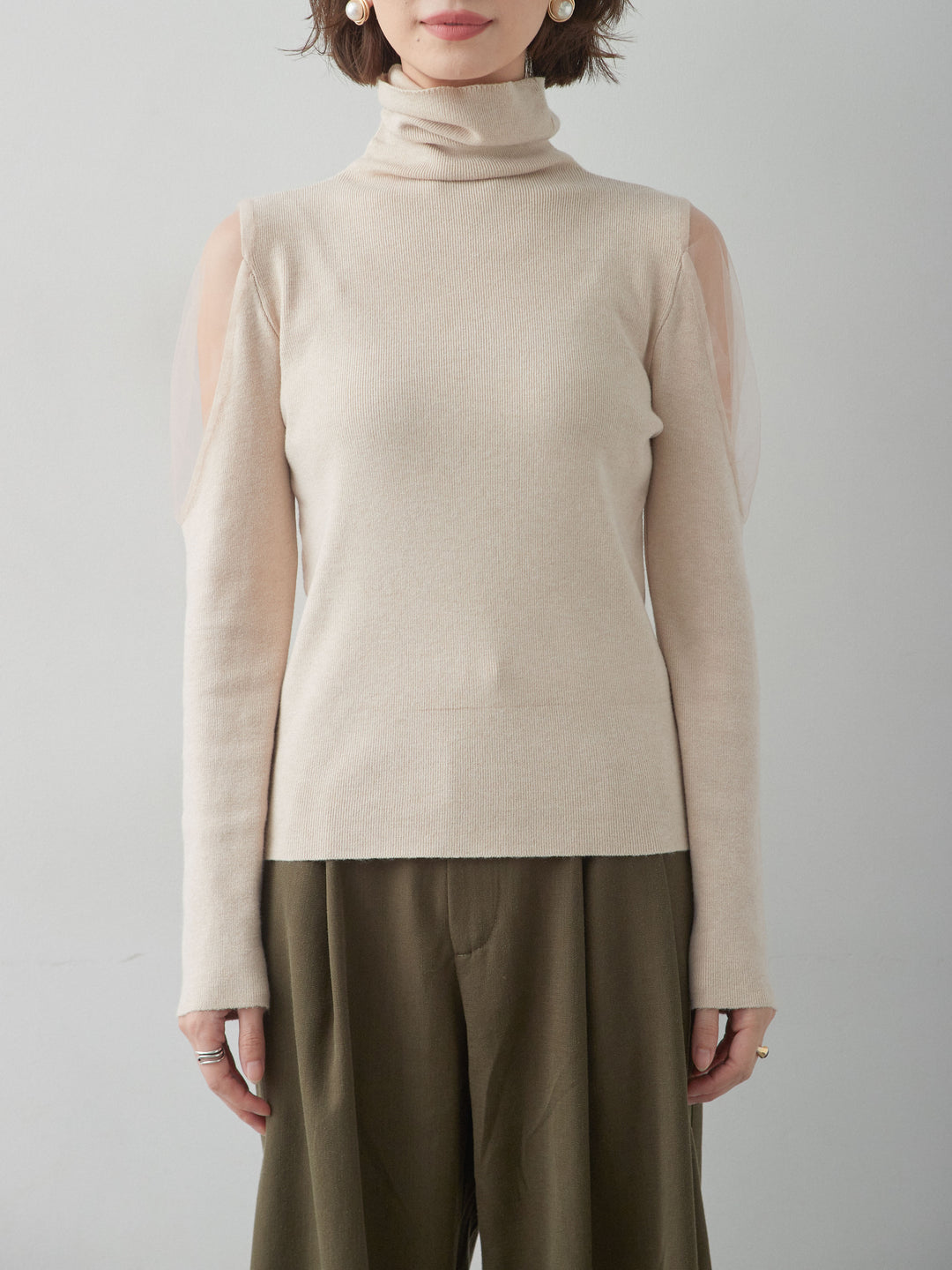[予約]ショルダーチュールハイネックニットトップス/beige