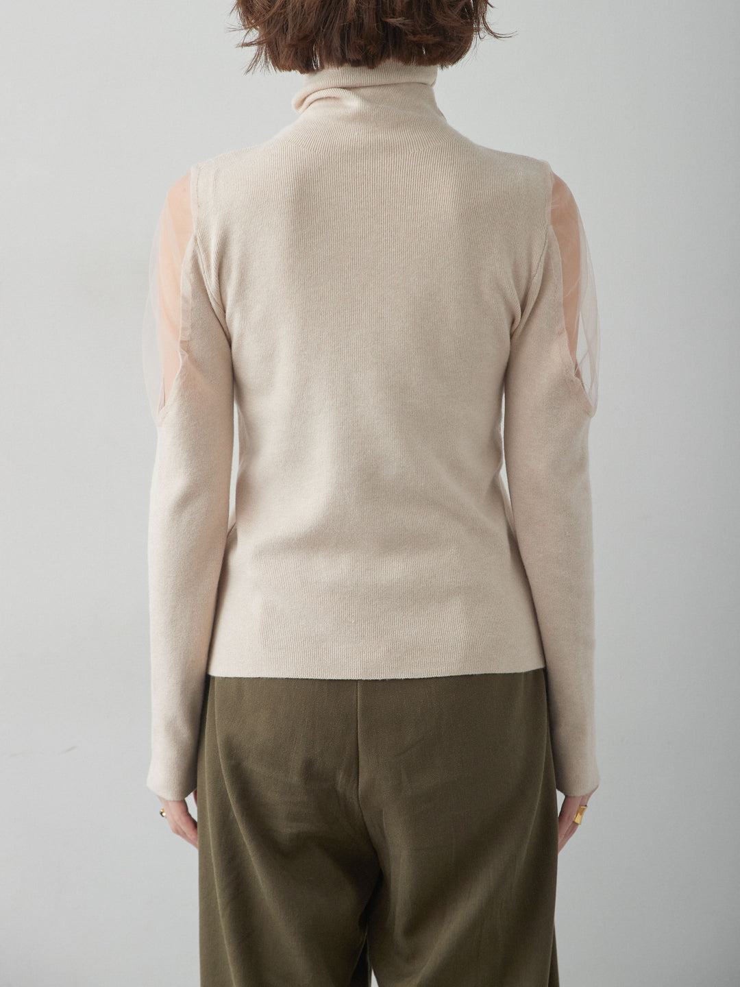 [予約]ショルダーチュールハイネックニットトップス/beige