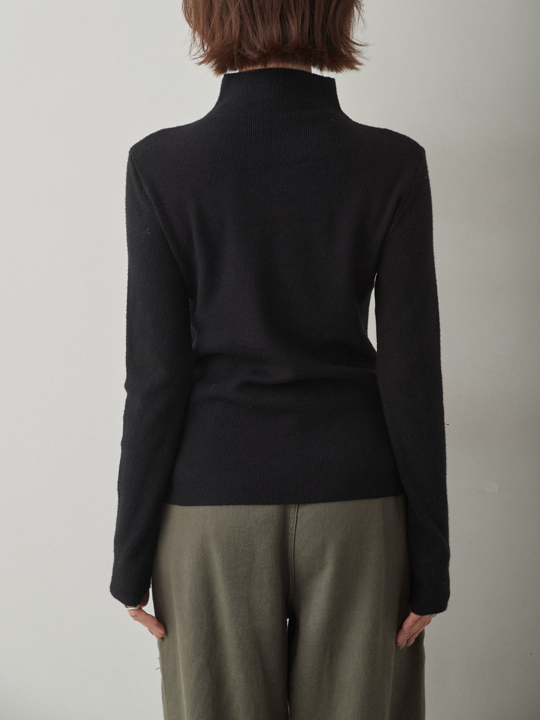 [予約]センターラインモックネックニットトップス/black