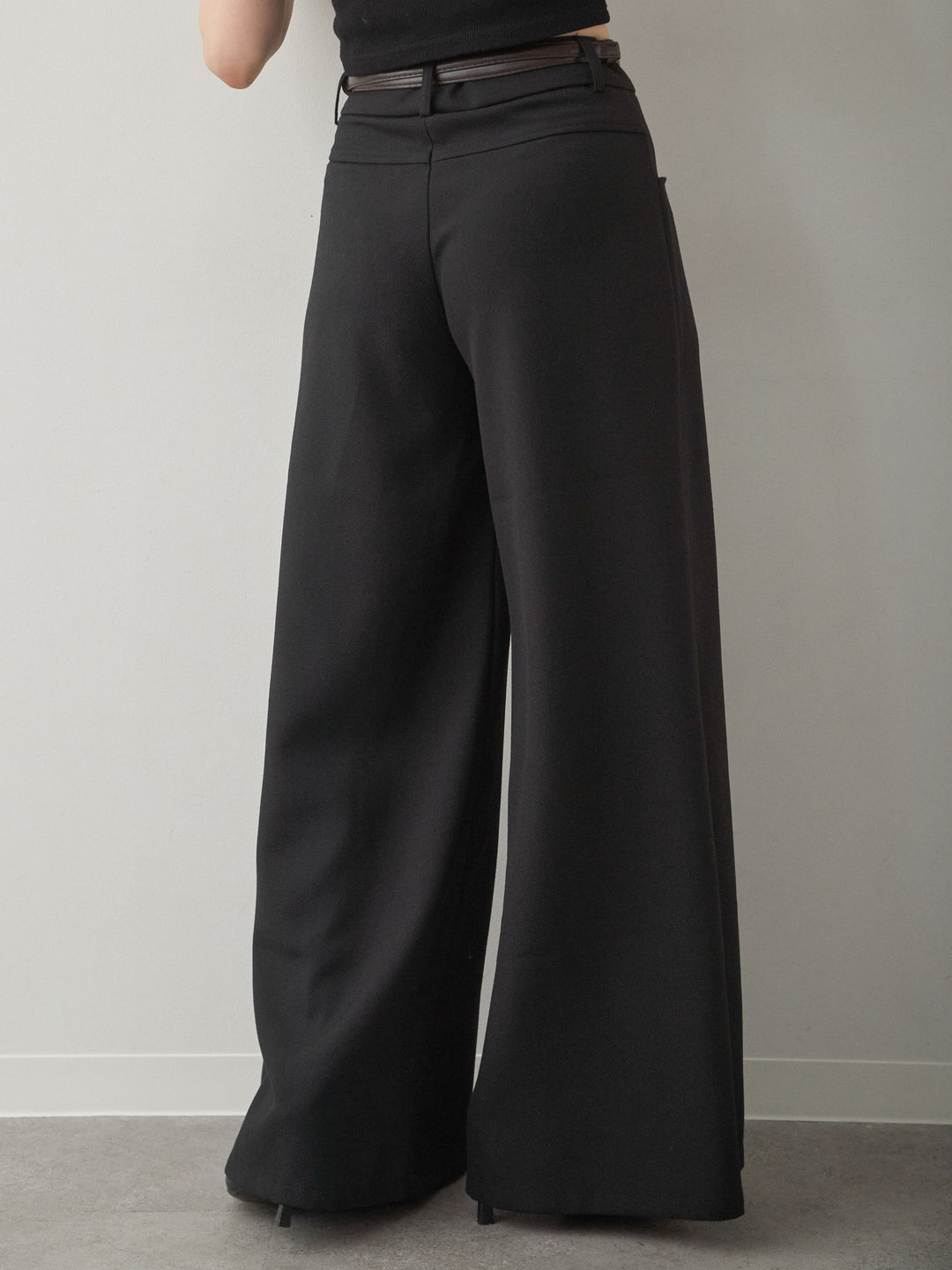 [予約]ベルト付ポケットデザインワイドストレートパンツ/black