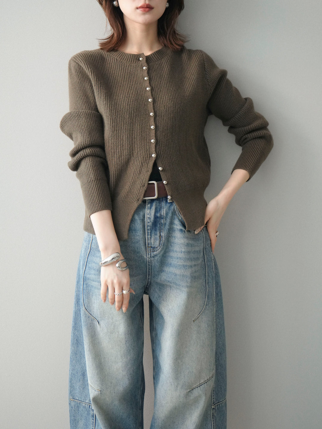 [SET]シルバーボタン畦編みニットカーディガン+ベルト付カーブデニムパンツ(2set)