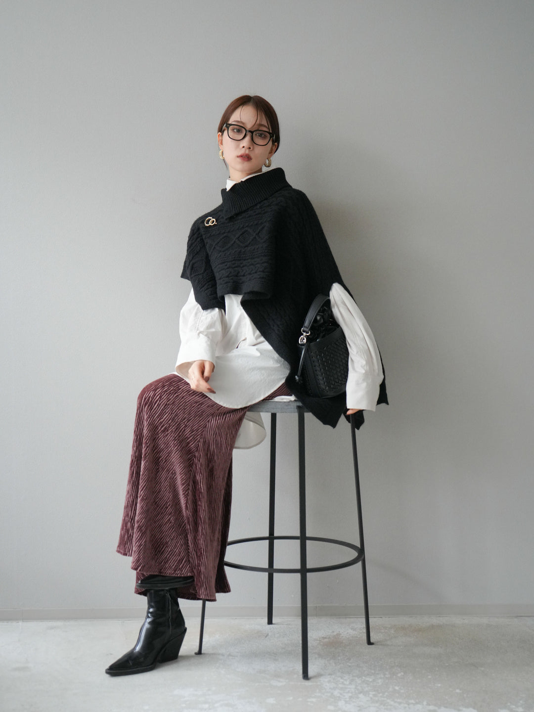 [予約]ケーブル編みニットケープ/ブラック