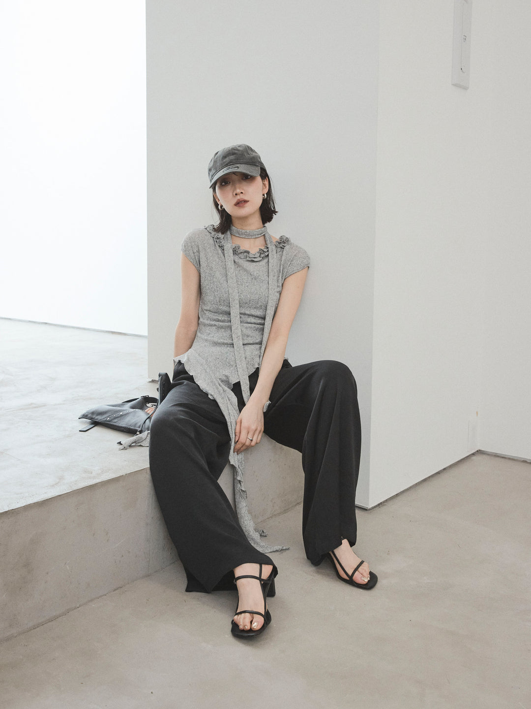 [SET]ラッフルシアーニットタンクトップ+サテンイージーパンツ(2set)