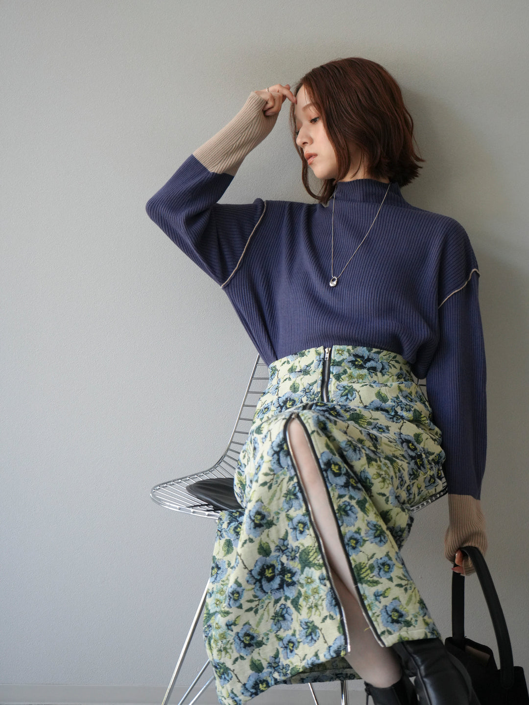 [予約]ボトルネック配色リブニットプルオーバー/アイアンブルー×ベージュ