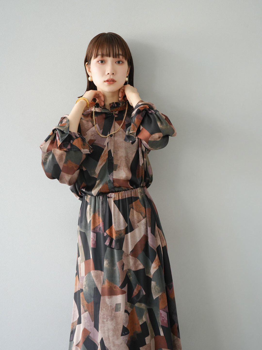 [SET]レトロプリントフリルブラウス+選べるアクセセット(2set)