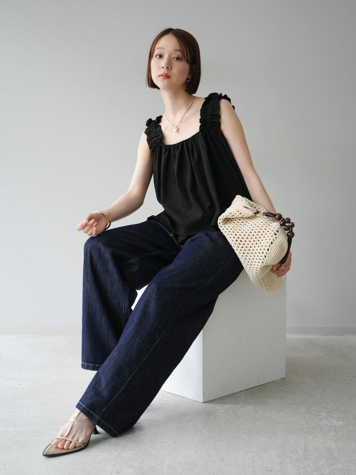 [SET] 縮肩喇叭背心 + 臀部設計牛仔褲 (2 件套)