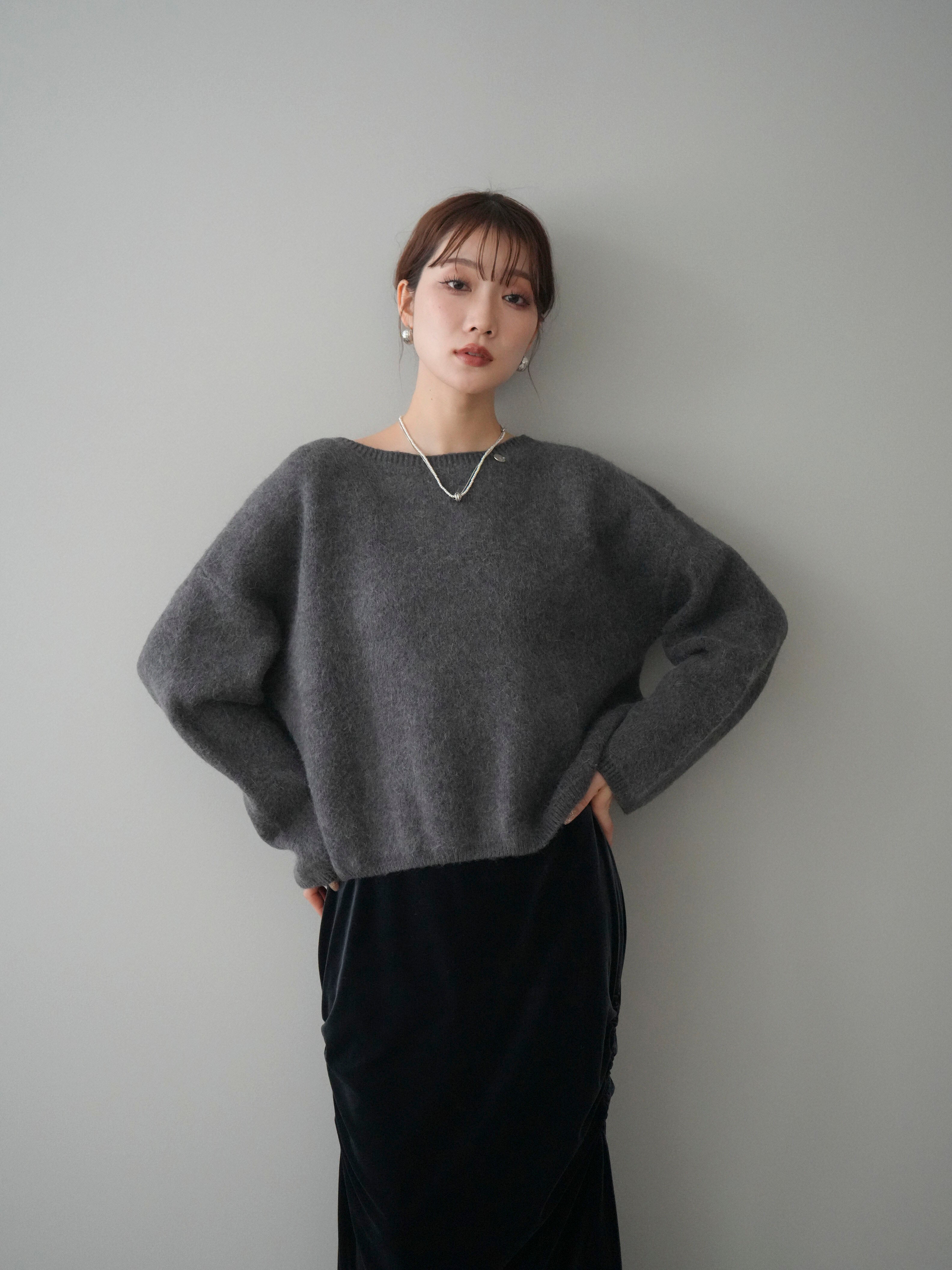 予約]アンゴラタッチボートネッククロップドプルオーバー/charcoal